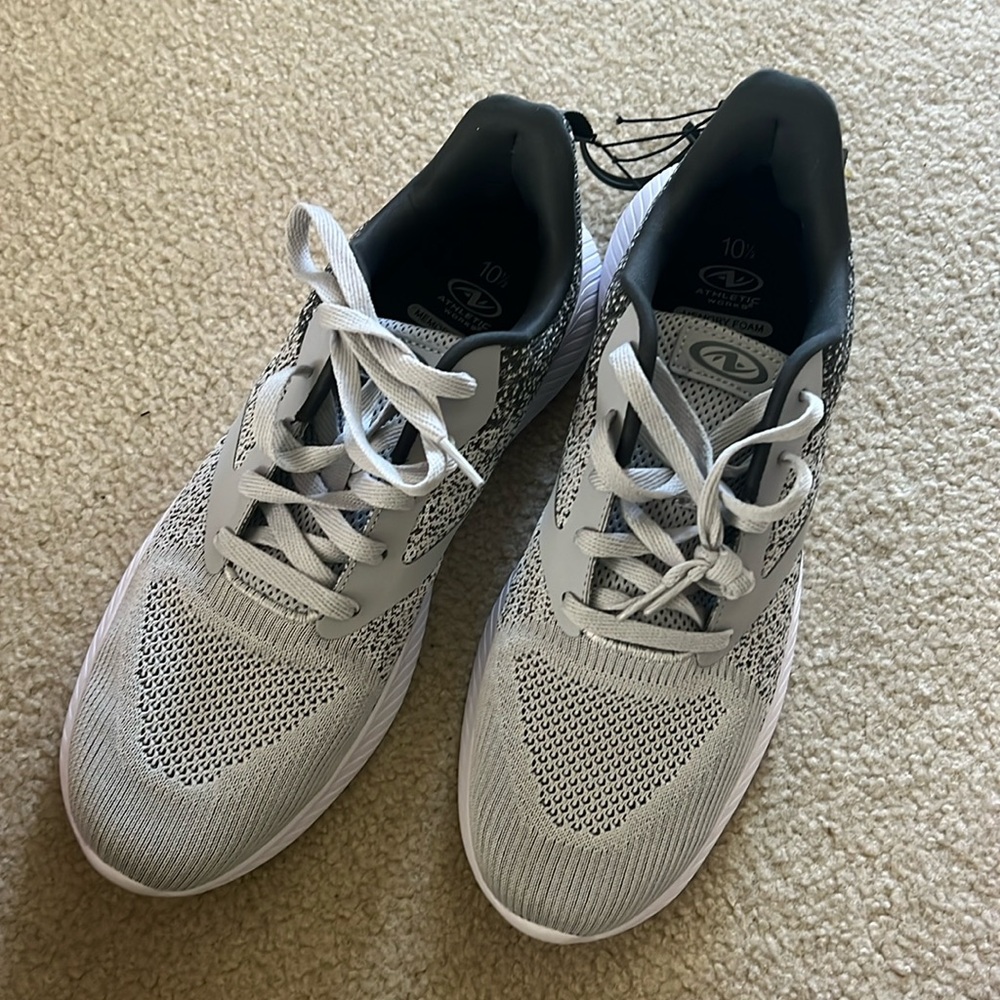 New Men’s Athletic Works Memory Foam Sneaker